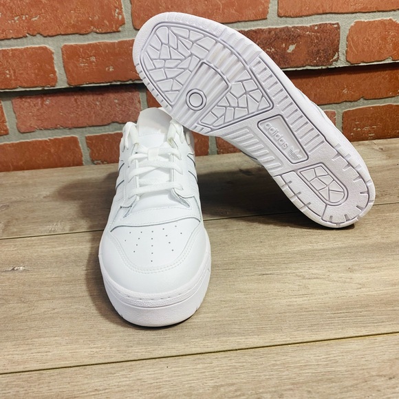 adidas Men's Rivalry Low Shoes size 10 no box - Picture 2 of 13